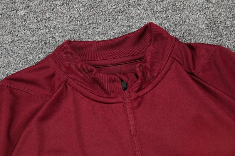 Chandal Manchester United 23-24, media cremallera, Modelo 9